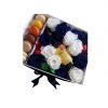 Caja con Rosas Blancas y Azules Preservadas, Bombones, Vino y Macaroons