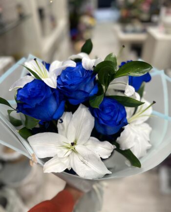 Ramo de rosas azules