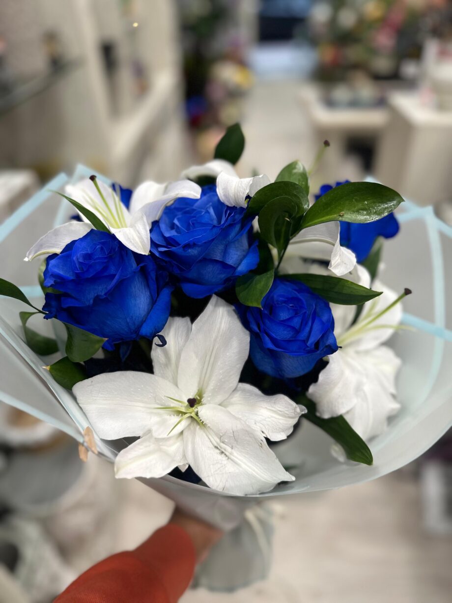 Ramo de rosas azules